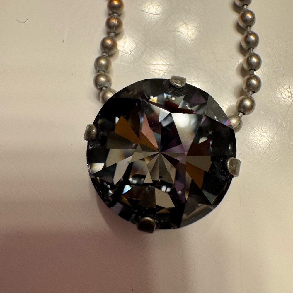 Sabika Creative Vienna one stone crystal Necklace